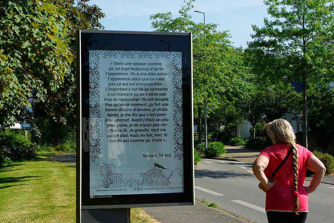 prendre-place-lorient-bois-du-chateau-mur-prenomade-clear-channel-viviane-rabaud-10 prendre place, parole, espace public, sucettes clear-channel, art contemporain, projet art participatif, mur prénomade, lorient, viviane rabaud