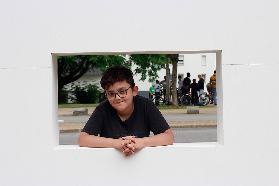 Tony, 10 ans prendre place, parole, art contemporain, projet art participatif, voyage au chateau, lorient, viviane rabaud