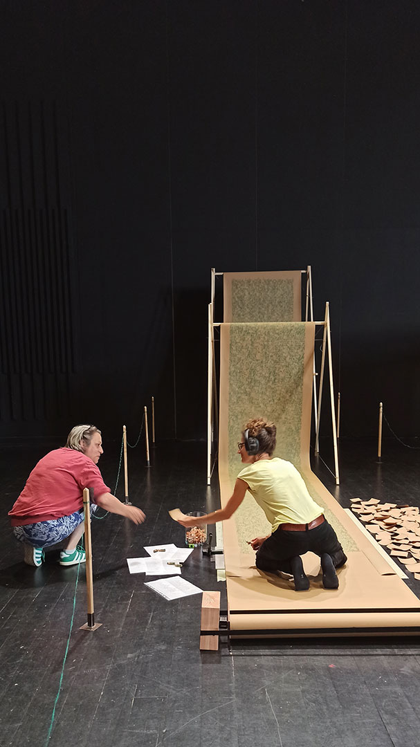 regardez-vous le printemps ?, performance, art contemporain, auray, centre culturel athéna, viviane rabaud