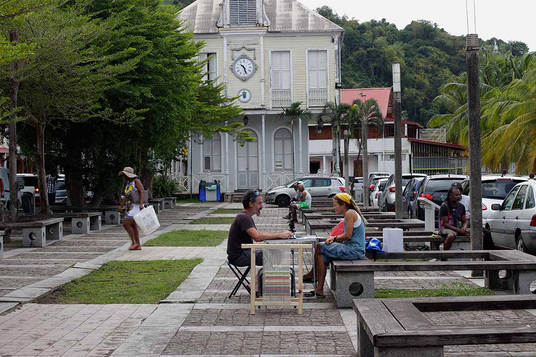 Ministère des Affaires de la Terre, Antilles, Martinique. Bureau des Bilans Artistique dans la rue. place de Martinique.